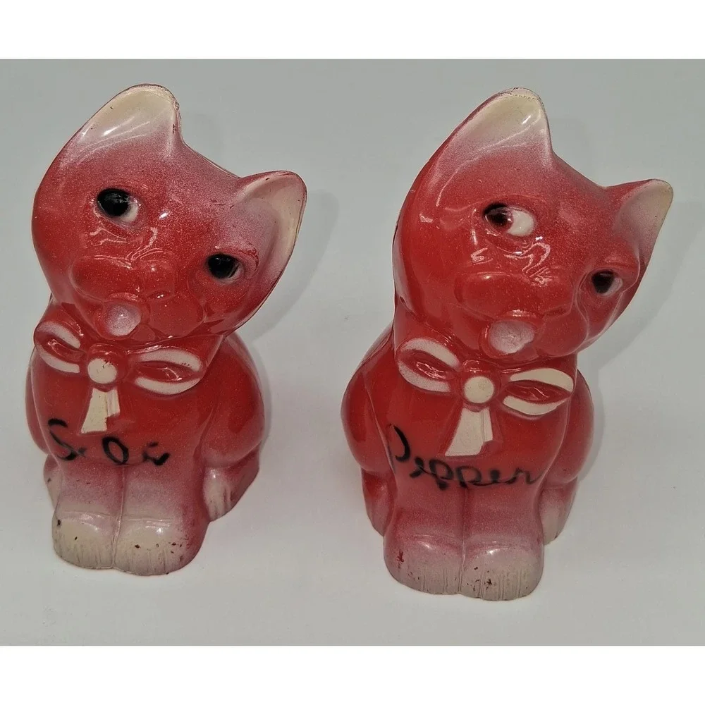 Vintage Red Plastic Cat Salt and Pepper Shakers Set Mid Century Kitsch Feline